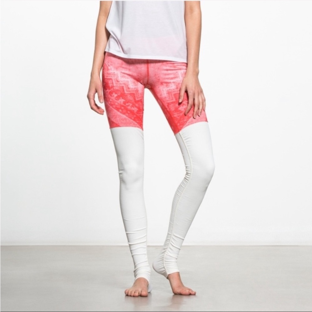 Alo Yoga Goddess Leggings Coral Off White Color Size Small